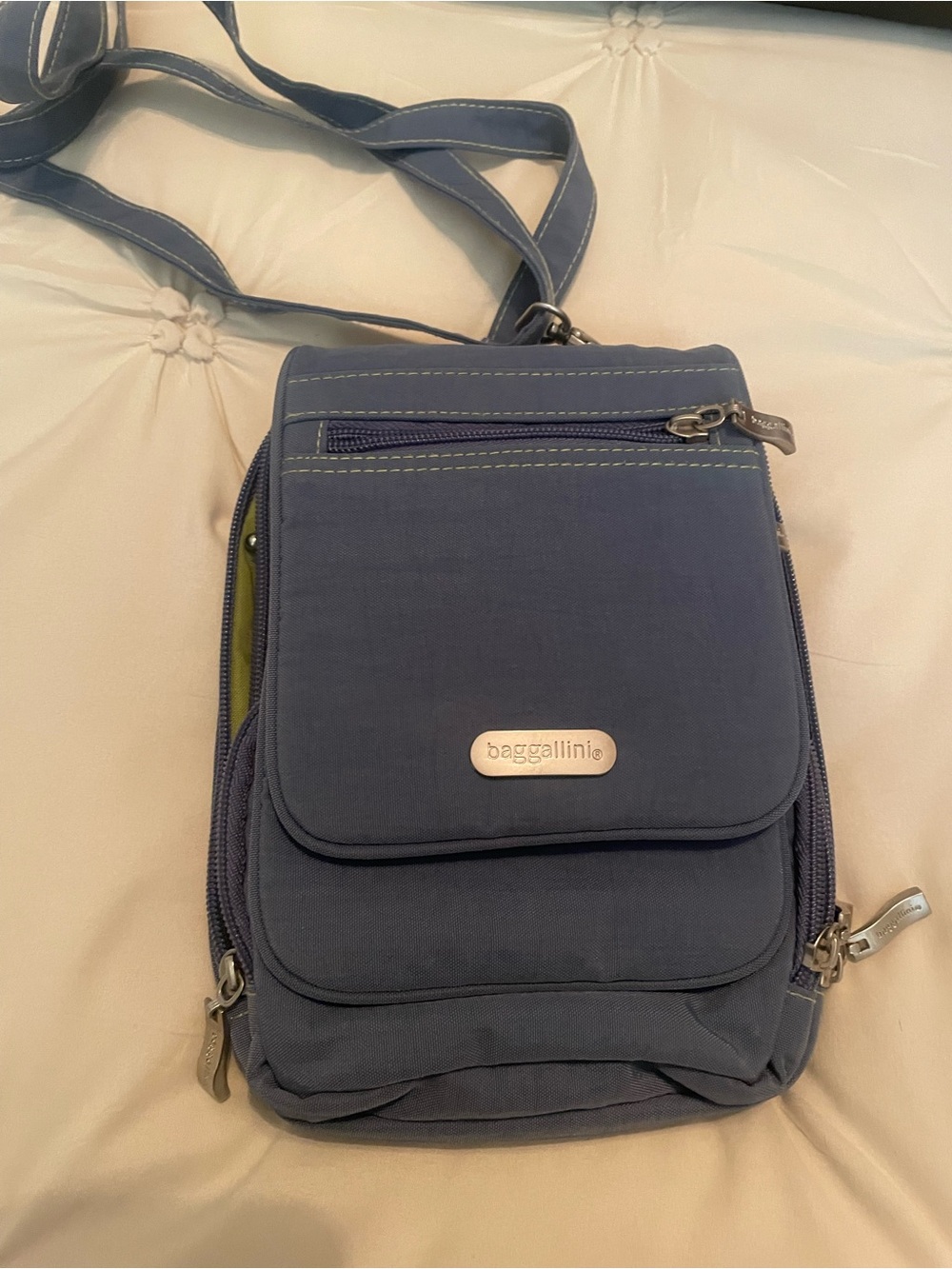 Baggallini Navy Blue Crossbody Messenger Bag